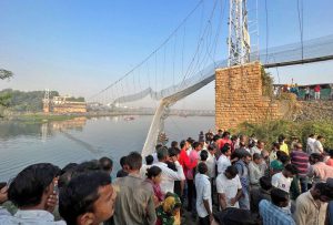 لحظه وحشتناک سقوط پل در حال ساخت آگووانی-سلتانگانج در باگالپور هند