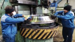 ساخت و بازسازی۲ هزار ۶۰۰ قطعه صنعتی در نیروگاه رامین اهواز
