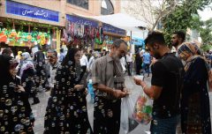 روزنامه جمهوری اسلامی : با عملکرد مسئولین ، دشمن از هر اقدامی برای منزوی کردن ایران بی نیاز است