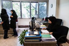 زنان :سرگردان به دنبال سهمی در نظام اداری